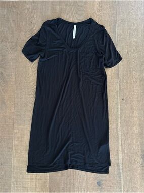 the group babaton black v-neck  casual tee shirt dress